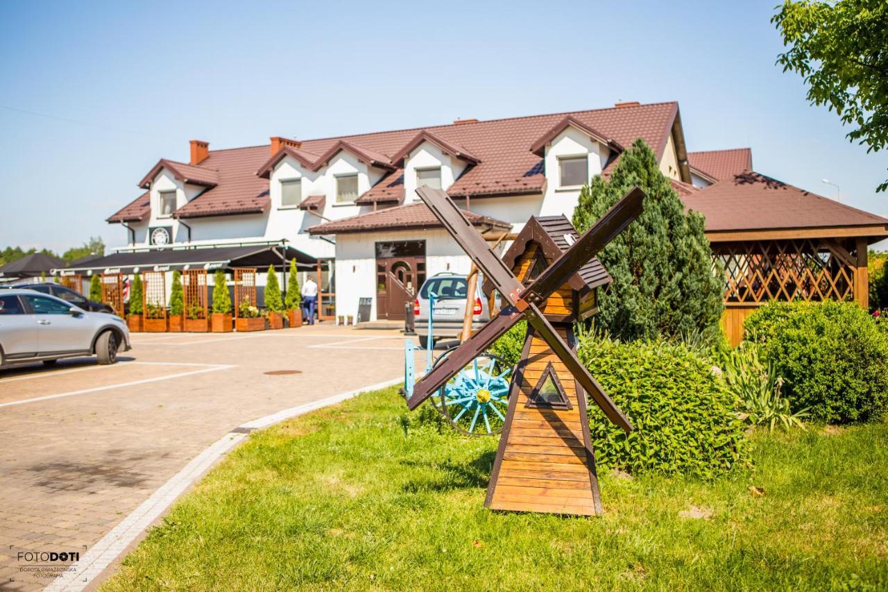 Gosciniec Zacisze I Blisko A2 Dabie-Uniejow I Restauracja Bed & Breakfast Ngoại thất bức ảnh