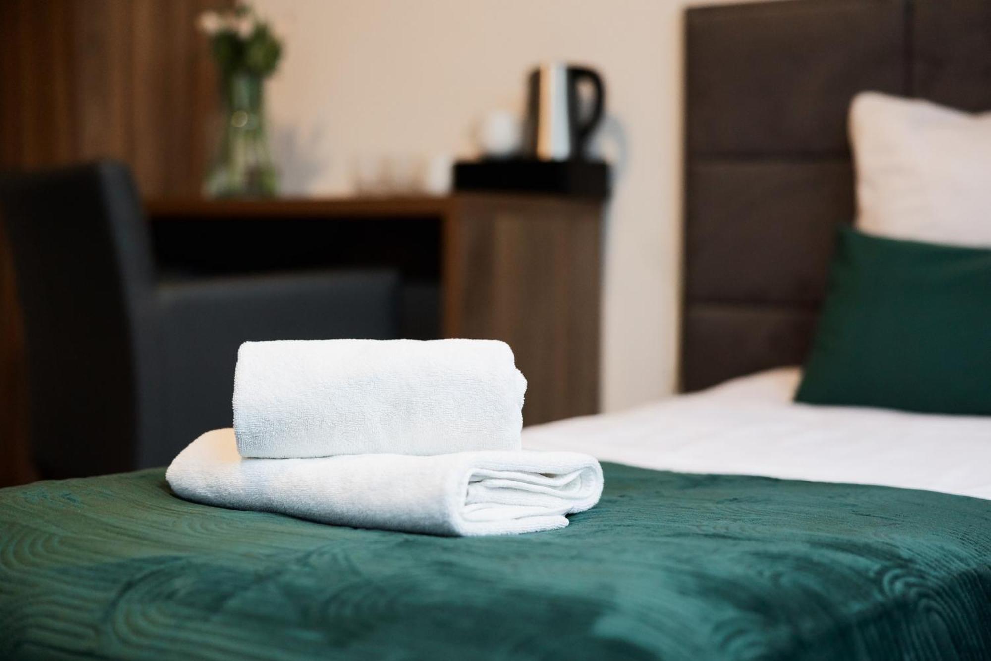 Gosciniec Zacisze I Blisko A2 Dabie-Uniejow I Restauracja Bed & Breakfast Ngoại thất bức ảnh