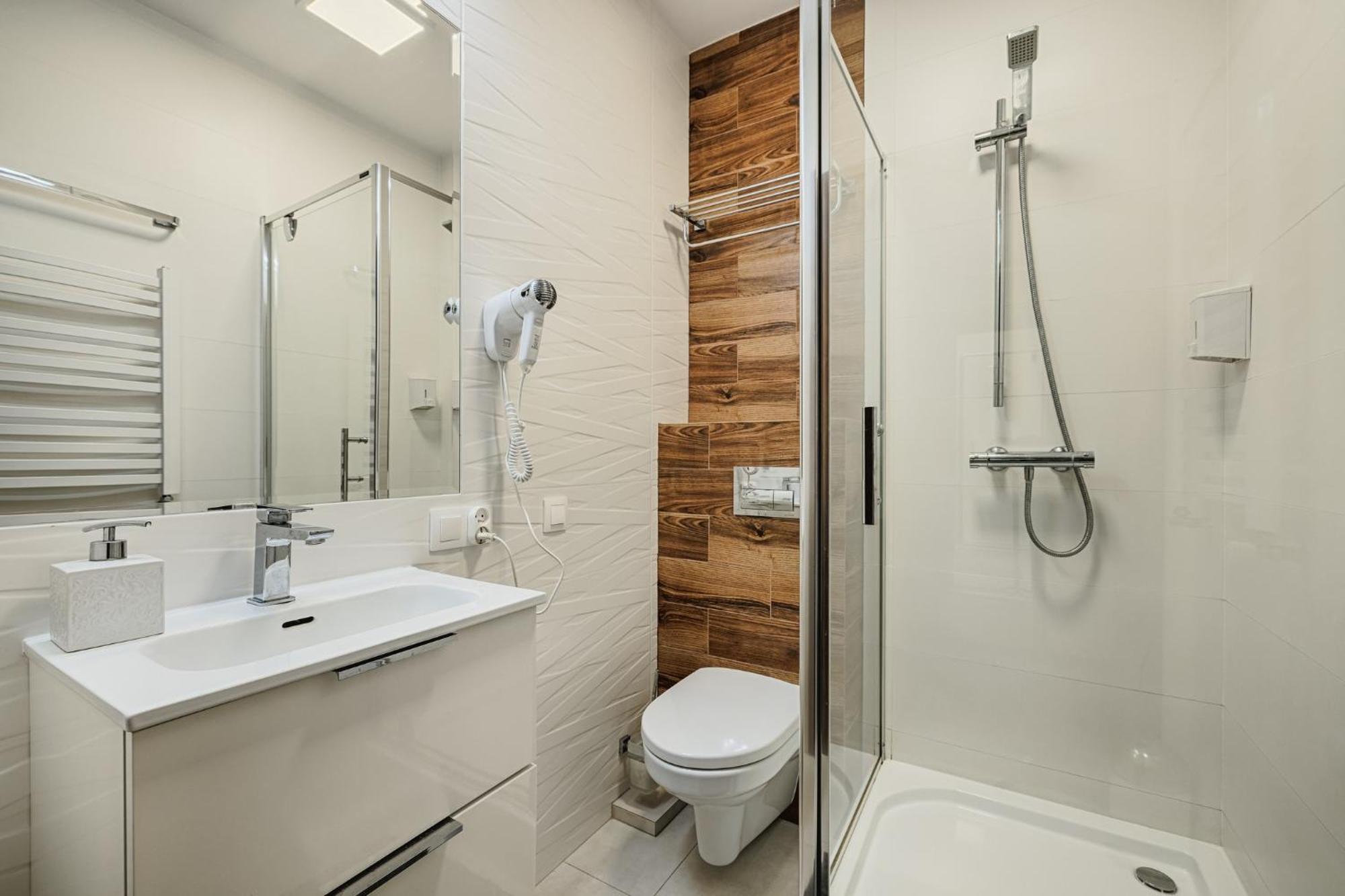 Gosciniec Zacisze I Blisko A2 Dabie-Uniejow I Restauracja Bed & Breakfast Ngoại thất bức ảnh