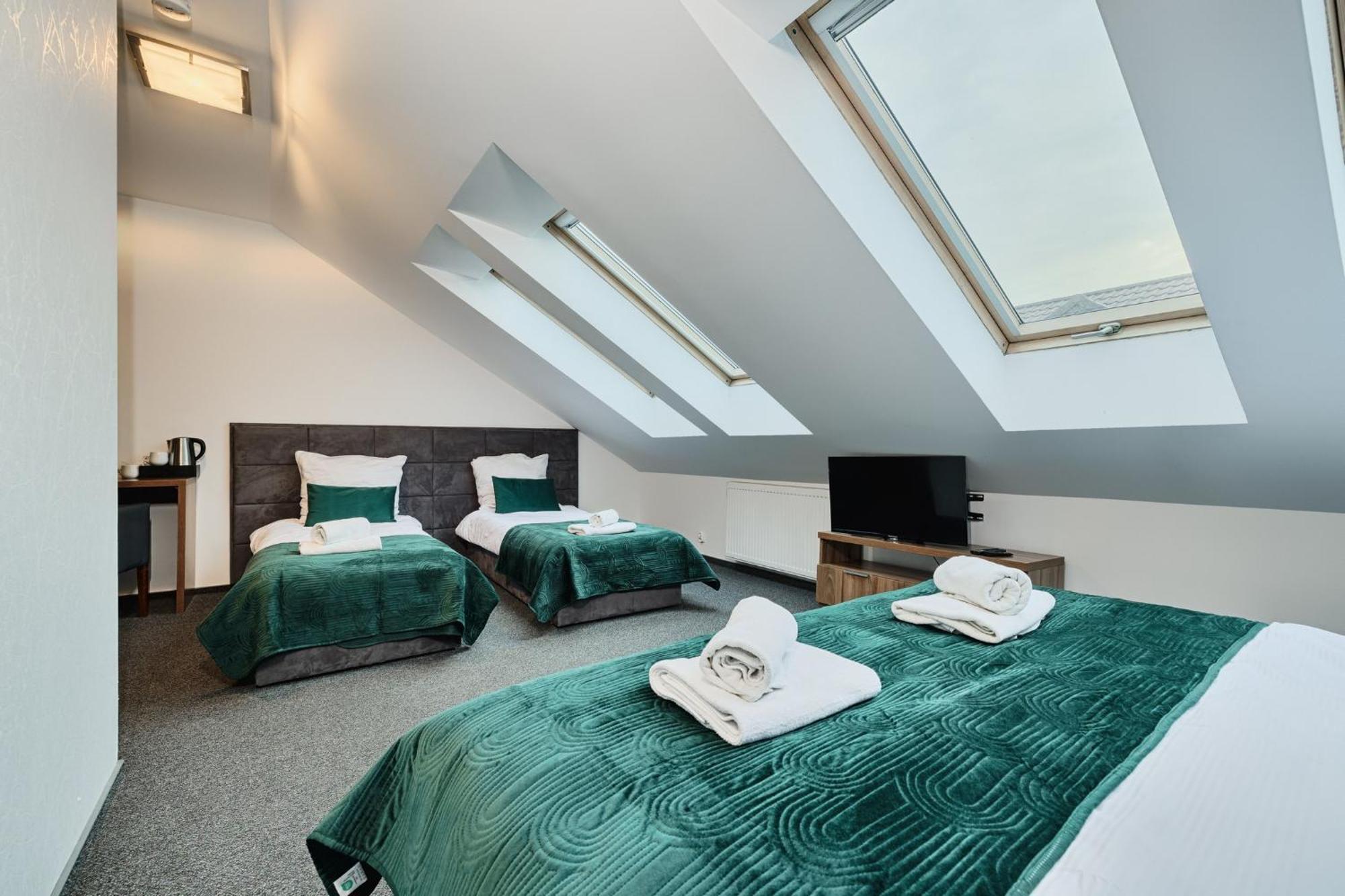 Gosciniec Zacisze I Blisko A2 Dabie-Uniejow I Restauracja Bed & Breakfast Ngoại thất bức ảnh