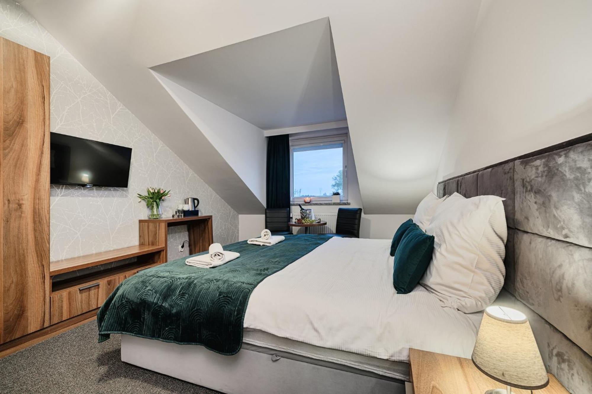 Gosciniec Zacisze I Blisko A2 Dabie-Uniejow I Restauracja Bed & Breakfast Ngoại thất bức ảnh